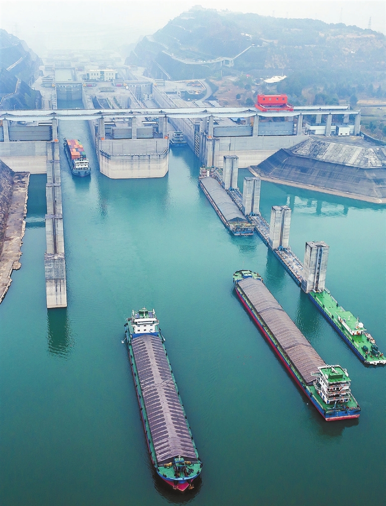 three-gorges-dam-shipping-throughput-hits-new-record
